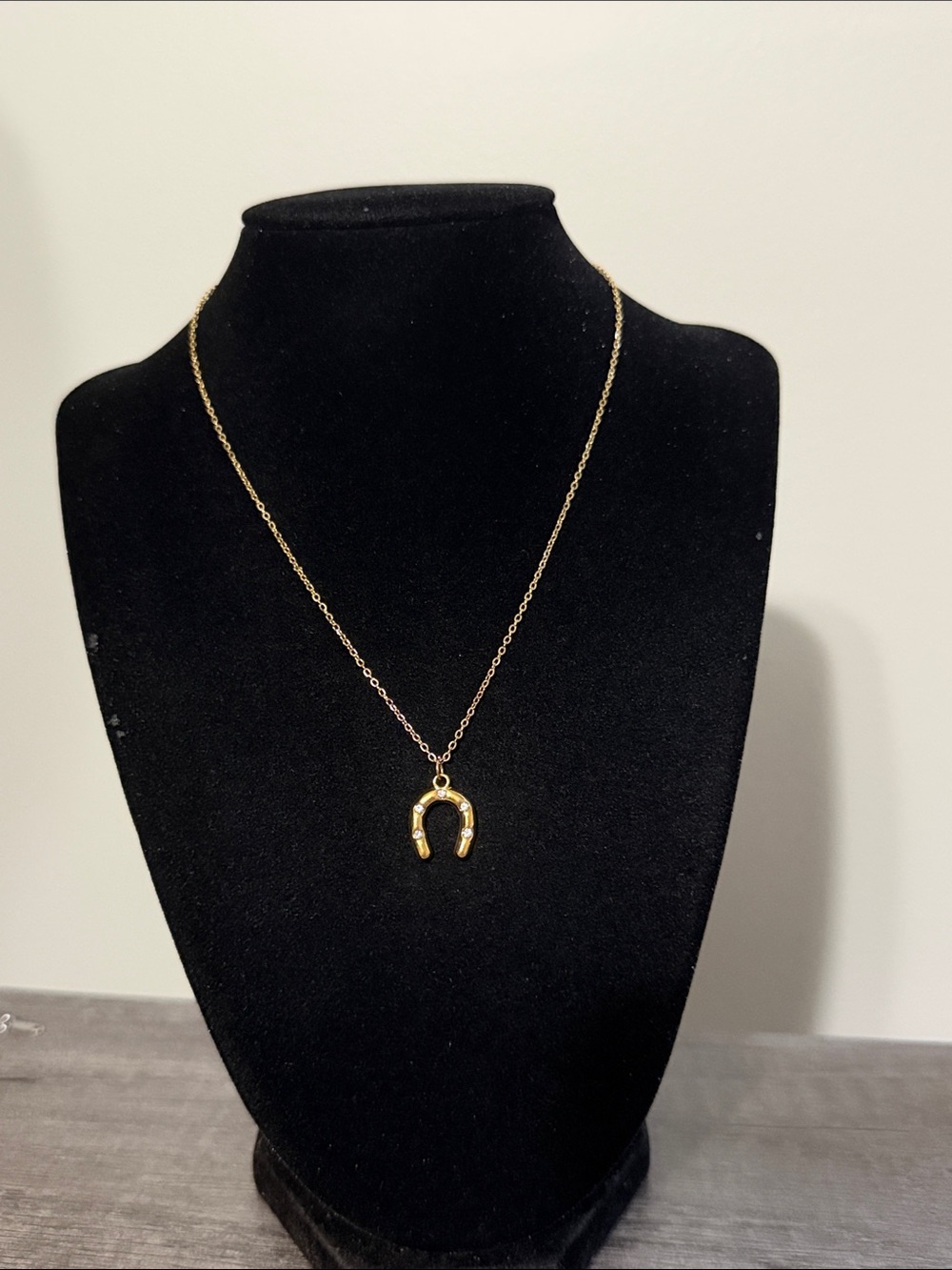 Gold plated stainless Steel Horseshoe Pendant Necklace